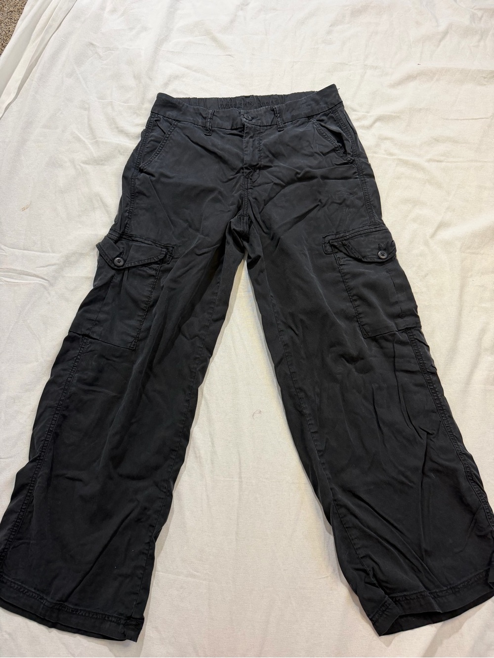 American Eagle Outfitters Black Wide-Leg Cargo Pants sz 4